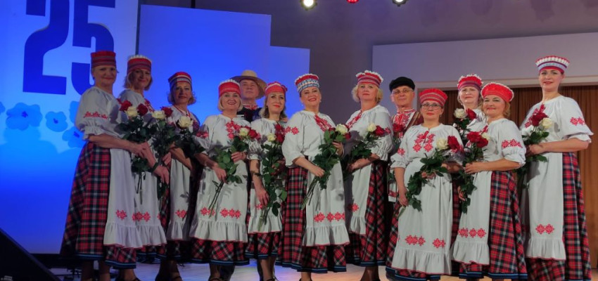 Танцевальный ансамбль «Лянок» отметил 25-летие ярким концертом