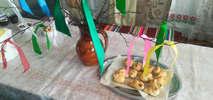 Baltkrievu skolas skolēni piesauca pavasari!