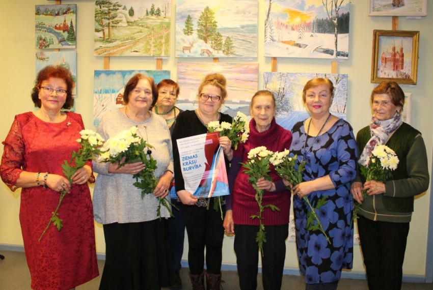 Пейзажы на карцінах у Беларускім доме зазываюць зіму