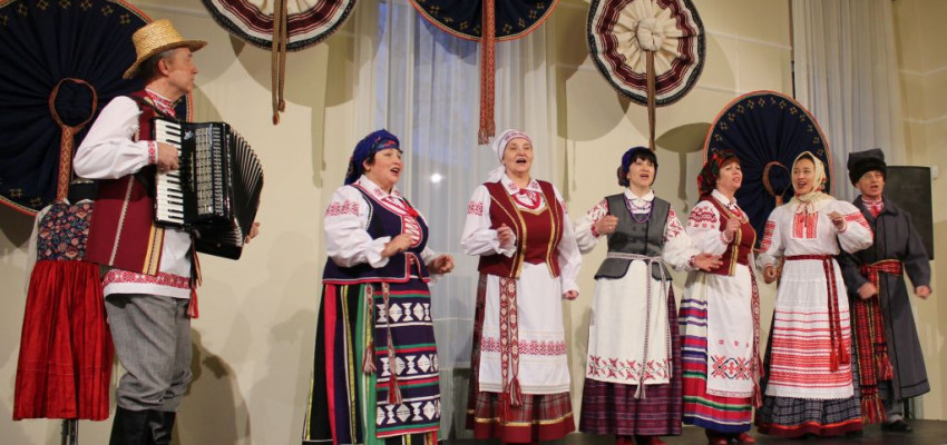 “Купалінка” у народных строях ззяла на подыуме ў Екабпілсе