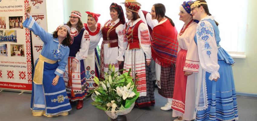 Беларусы Даўгаўпілса павіншавалі горад з Днём нараджэння!