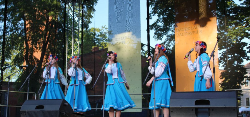 BKC radošie kolektīvi sveica Daugavpils jubilejā