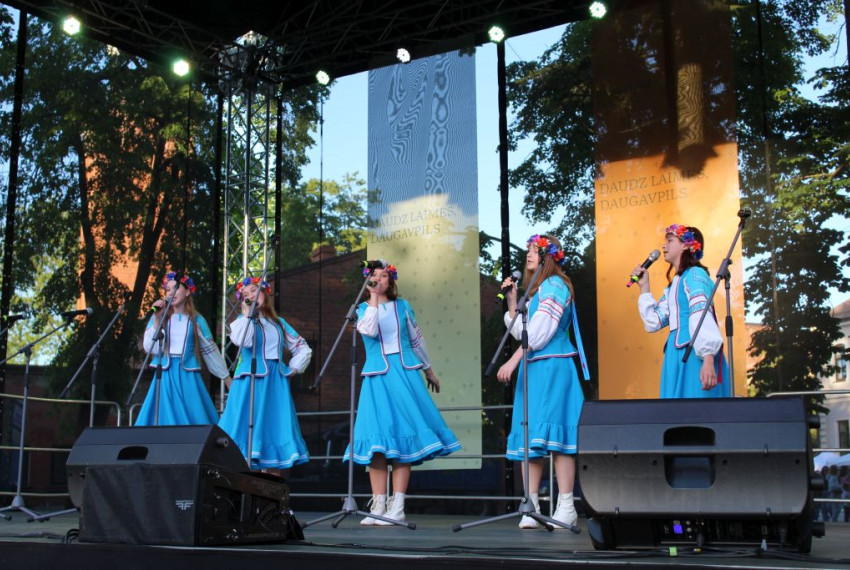 BKC radošie kolektīvi sveica Daugavpils jubilejā