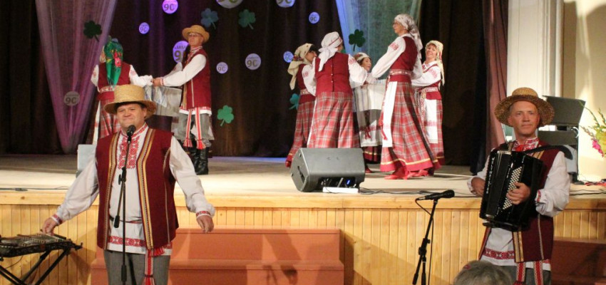 Daugavpils baltkrievi sveica Kārsavu 90 gadu jubilejā