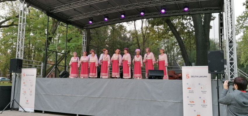 Беларуская “Спадчына” павіншавала сеньёраў з іх святам