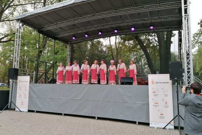 Беларуская “Спадчына” павіншавала сеньёраў з іх святам
