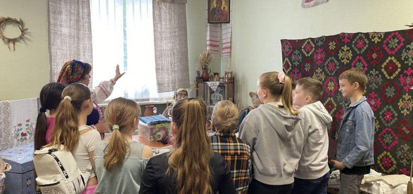 Skolēni iepazinās ar baltkrievu kultūru