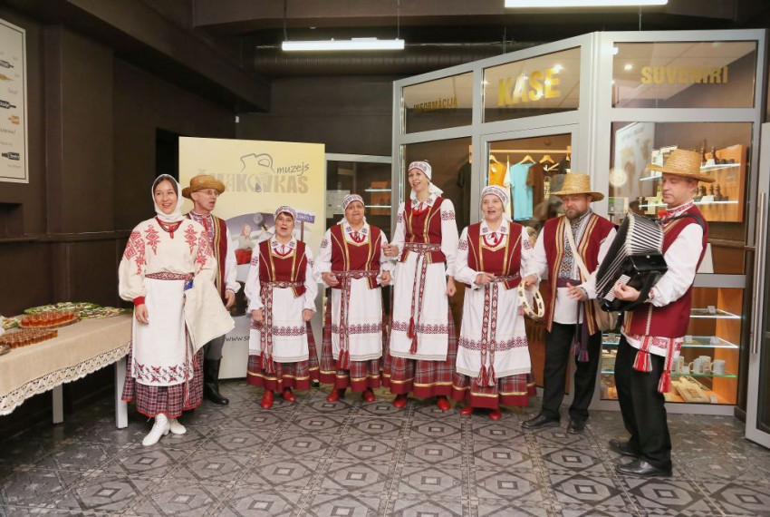 В Музее шмаковки дегустировали белорусскую крамбамбулю