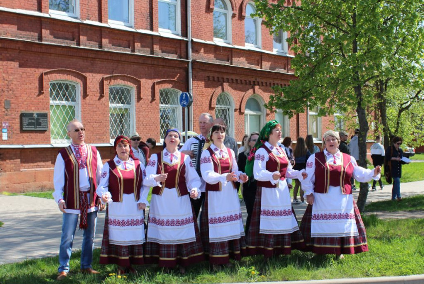 На улице Варшавас звучали задорные белорусские песни