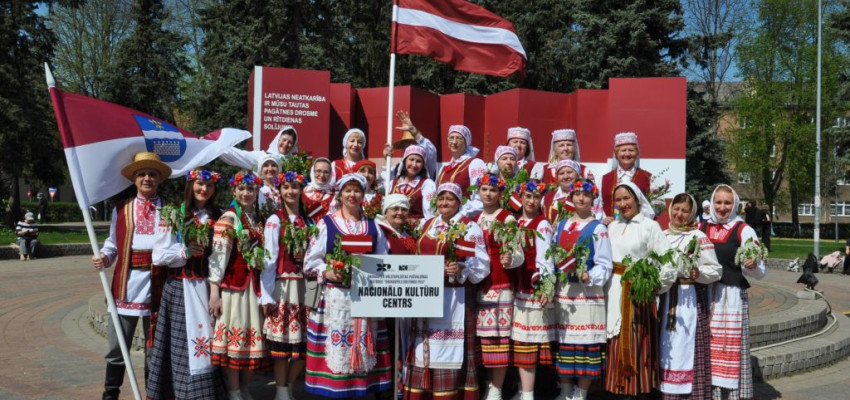 Nacionālo kultūru centrs piedalījās tautastērpu gājienā