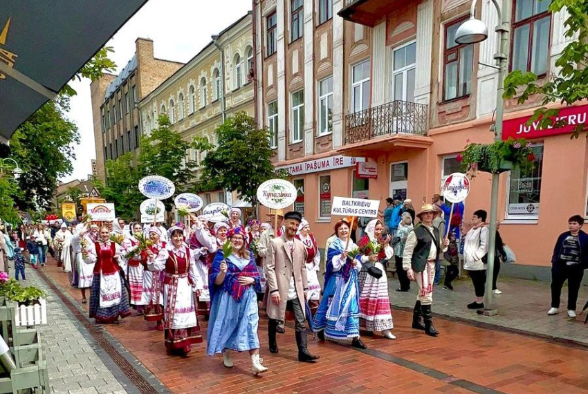 Baltkrievi ar mīlestību sirdī sveica Daugavpili dzimšanas dienā